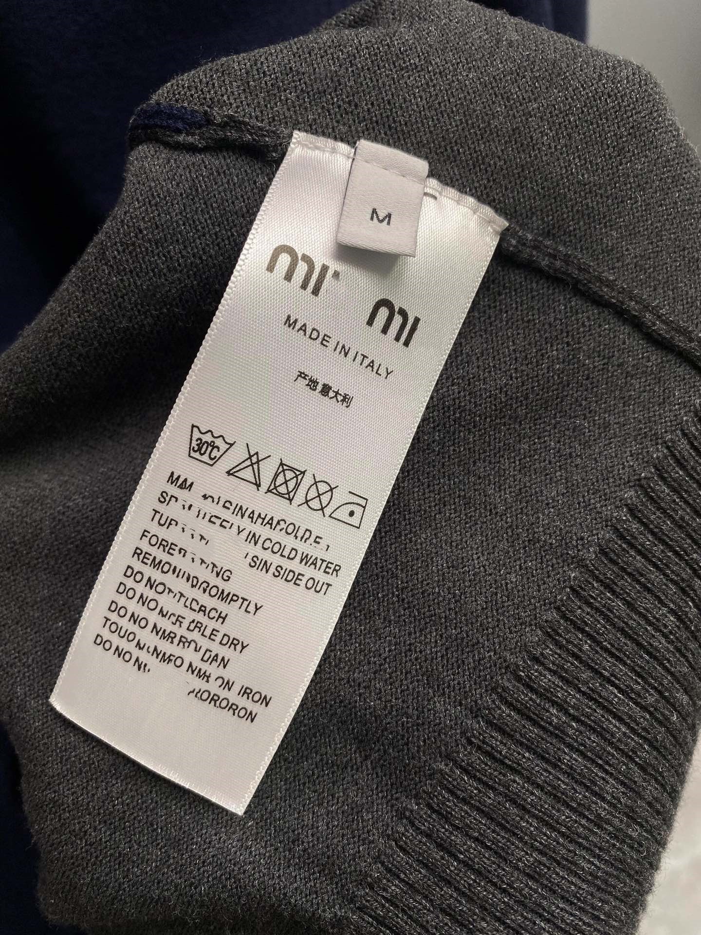MIUMIU長袖ニット セーターカジュアル おしゃれ上着 SY0577