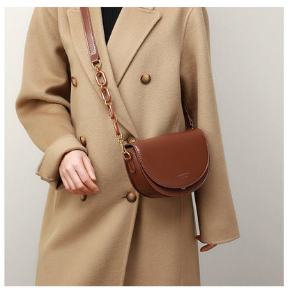 Women's crossbody bag fashion genuine leather bag saddle bag high quality shoulder bag that goes with anything. Pochette
