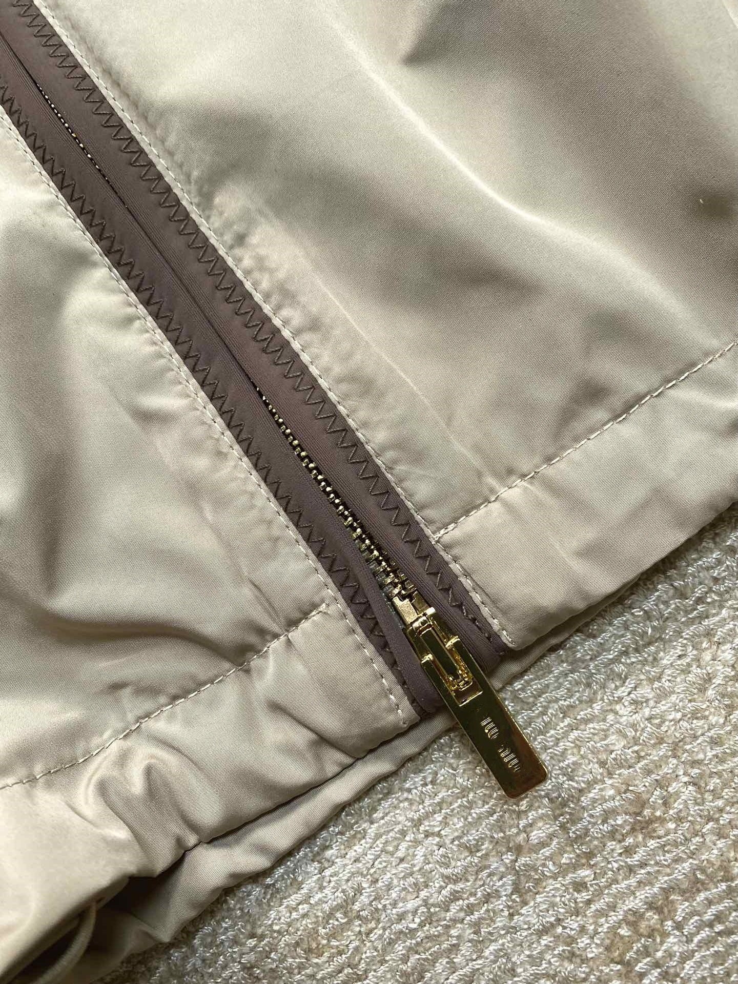 MIUMIU長袖クールカジュアル  おしゃれ上着 日焼け止め服 SY0552