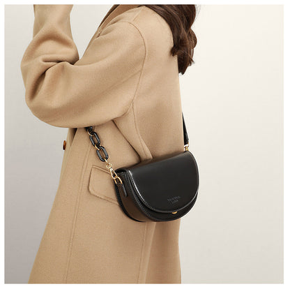 Women's crossbody bag fashion genuine leather bag saddle bag high quality shoulder bag that goes with anything. Pochette