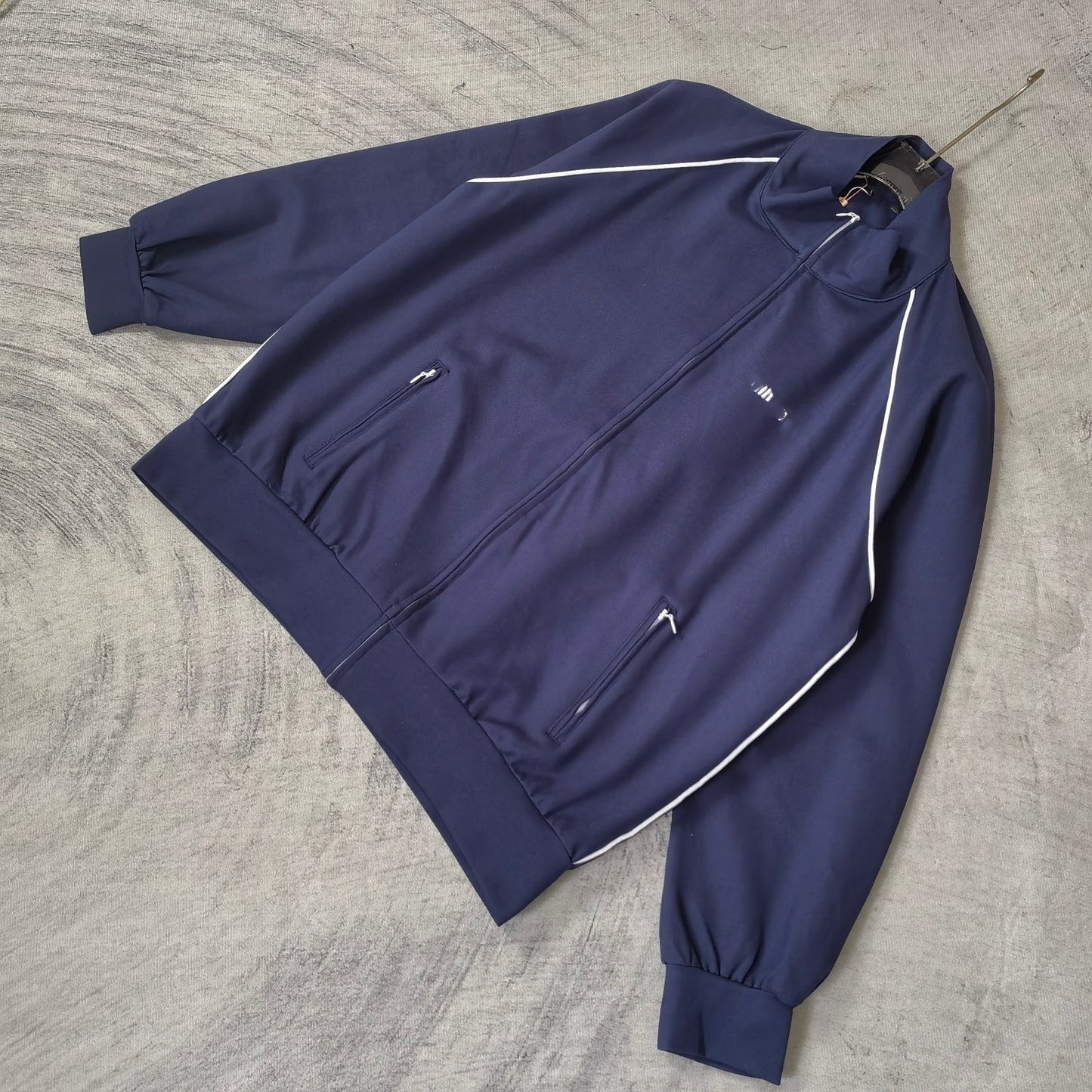 MIUMIU長袖ジャケット クールカジュアル  おしゃれ上着 SY0421