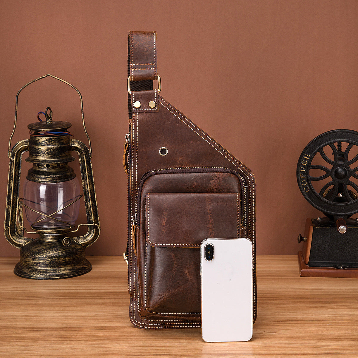 Men's Bust Bag Genuine Cowhide Leather Retro Outdoor Versatile Men's Crossbody Bag 