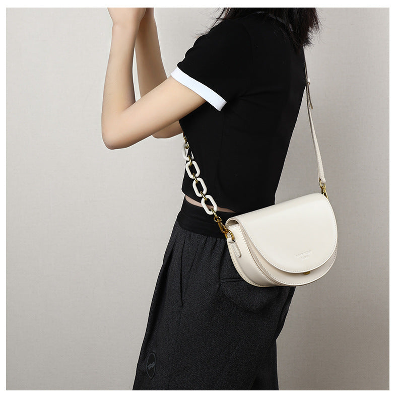Women's crossbody bag fashion genuine leather bag saddle bag high quality shoulder bag that goes with anything. Pochette