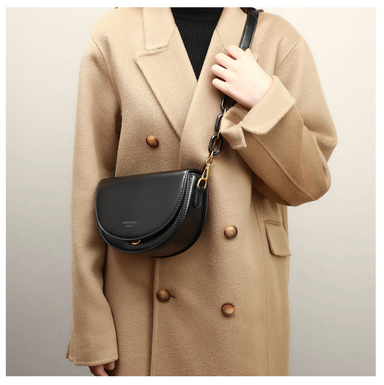 Women's crossbody bag fashion genuine leather bag saddle bag high quality shoulder bag that goes with anything. Pochette