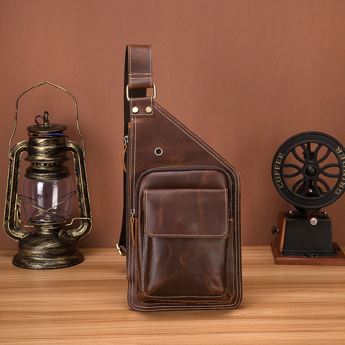 Men's Bust Bag Genuine Cowhide Leather Retro Outdoor Versatile Men's Crossbody Bag 