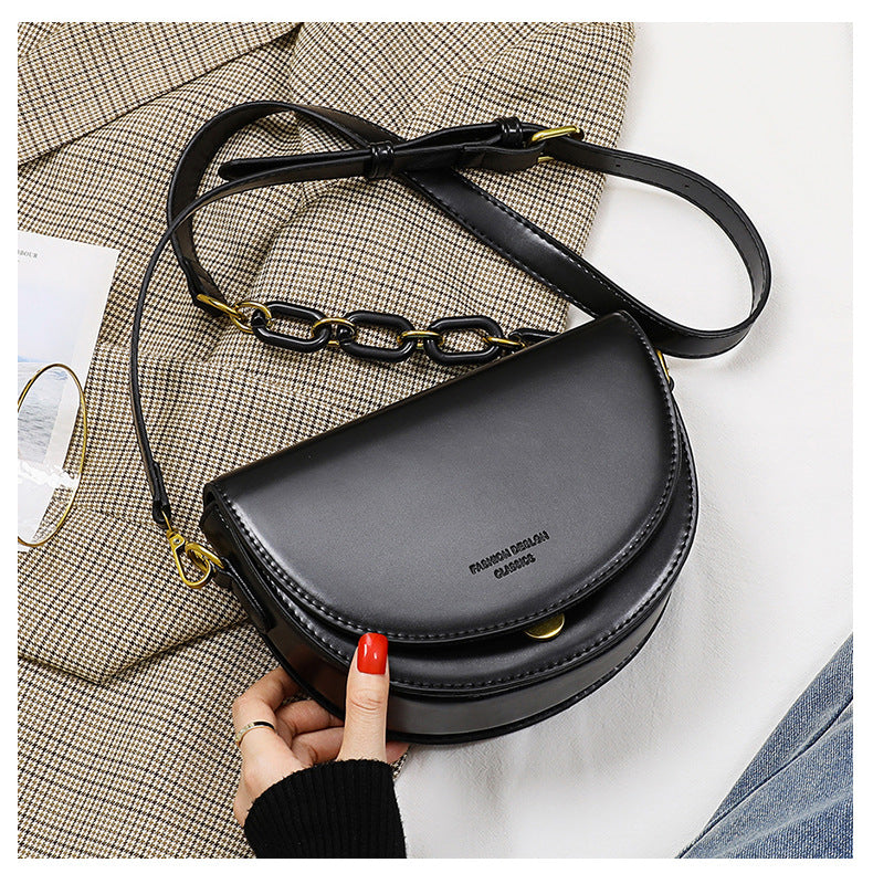 Women's crossbody bag fashion genuine leather bag saddle bag high quality shoulder bag that goes with anything. Pochette