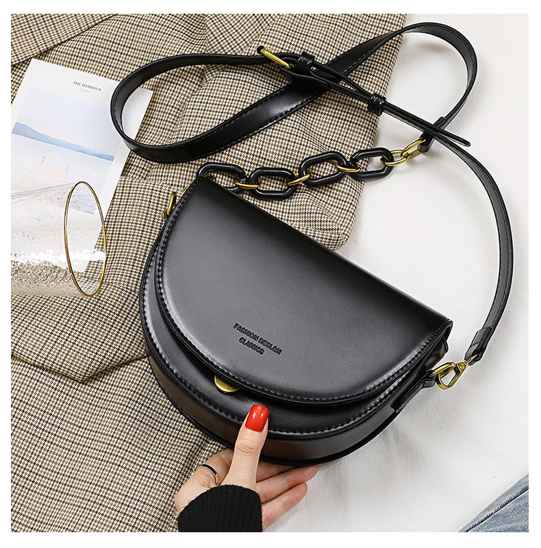 Women's crossbody bag fashion genuine leather bag saddle bag high quality shoulder bag that goes with anything. Pochette