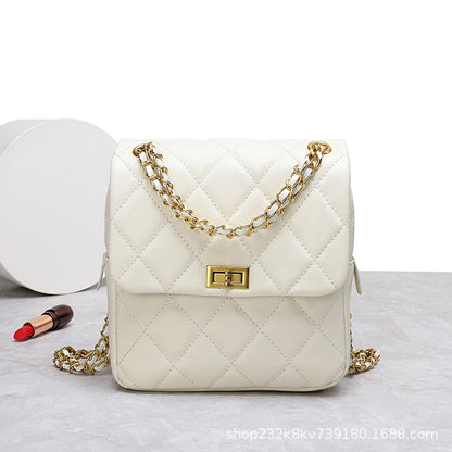 Ladies' cowhide chain bag Fashion genuine leather rucksack Shoulder bag that goes with anything. Pochette